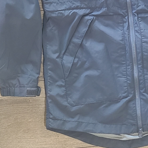 NWT'S- CARHARTT -Womens Rain Defender Hooded Lightweight Coat- Relaxed Fit- Sz S - Picture 3 of 6